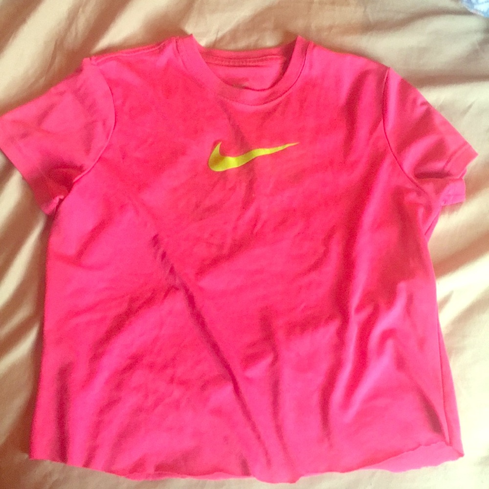 NIKE CROP TOP